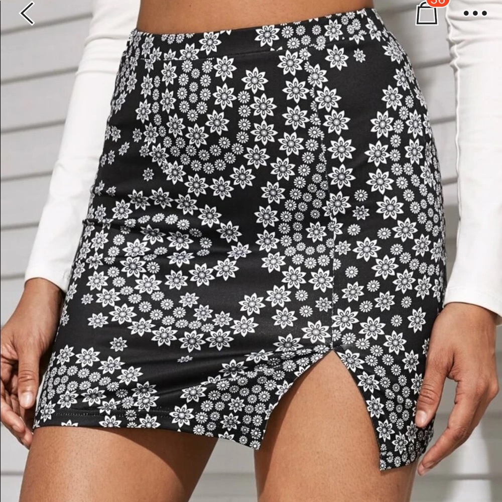 Split hem floral print skirt